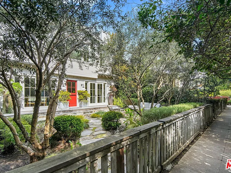 821 Nowita Pl — Photo 28