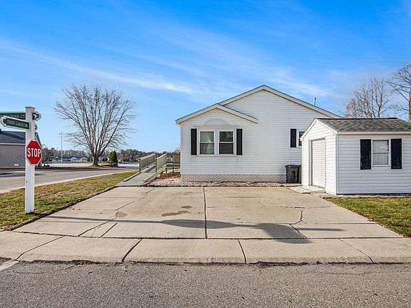 4th image of 529 Swan Creek Ct