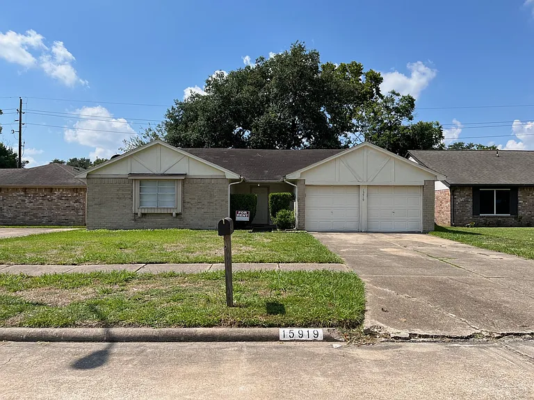15919 Wingdale Dr — Photo 10