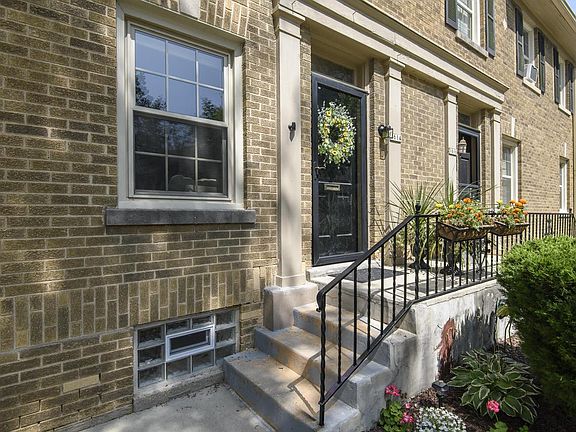 3rd image of 1614 E Kenmore PLACE