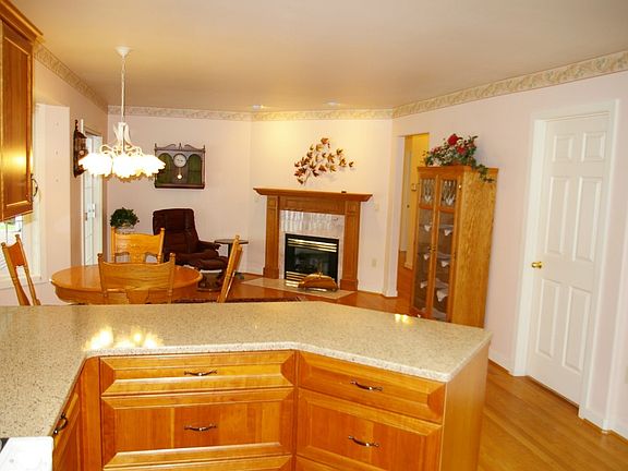 5th image of 2812 28th Ln NE