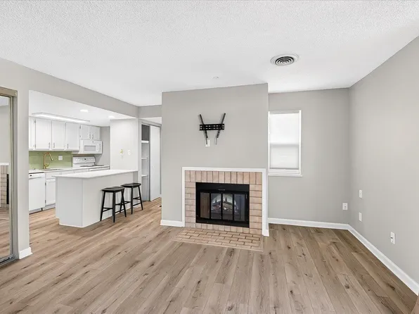 539 Donofrio Dr Unit 1, Madison, WI 53719