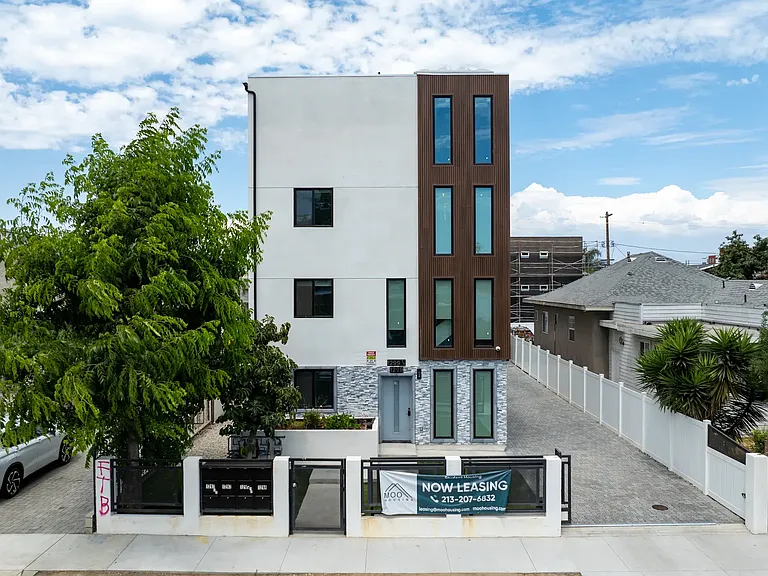 1299 W 36th St - USC DPS — Photo 20