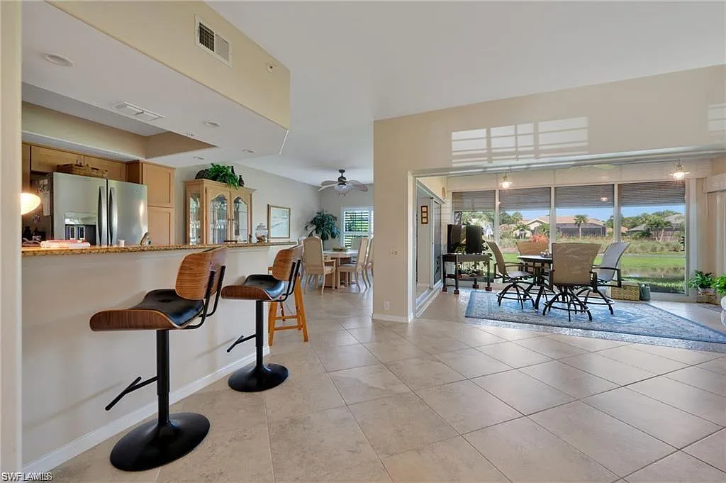 2 bed, 2.0 bath, 1446 sqft, $6,000 — Photo 3