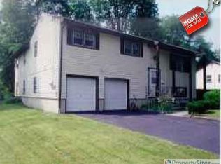 4 Manchester St, Lake Hiawatha, NJ 07034