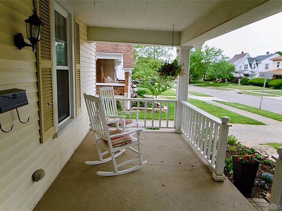 3rd image of 208 Rockhill Ave