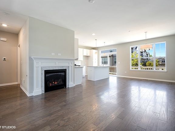 3rd image of 28 E Heritage Ct Building 2-4