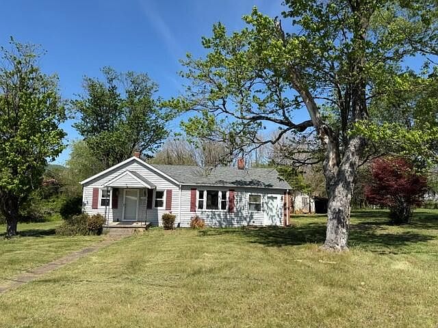 1st image of 1042 Carrie Ln