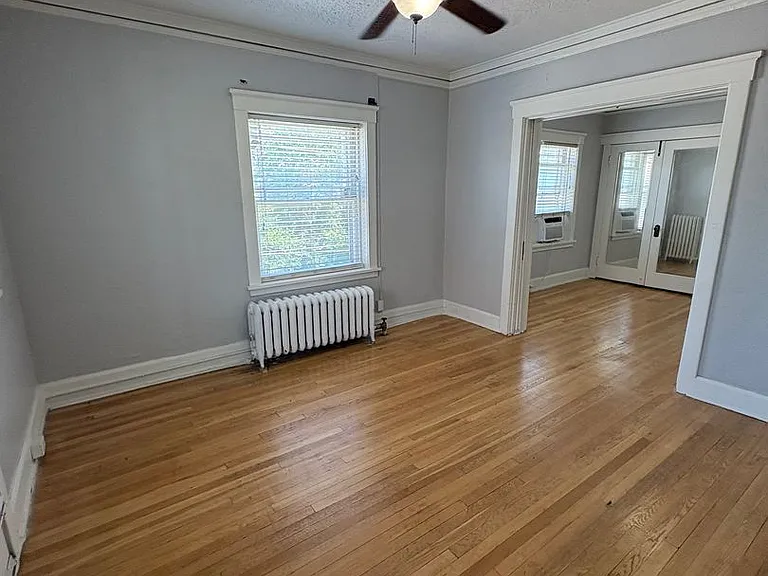 3301 Dewey Ave — Photo 2