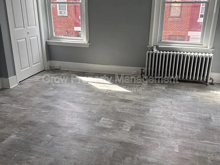 2343 N Woodstock St — Photo 3