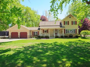 2708 E Stewart Rd, Midland, MI 48640