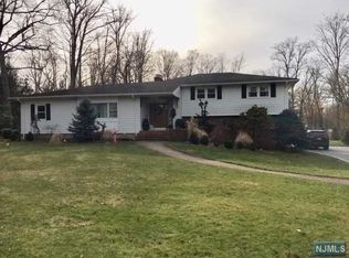 70 Rolling Ridge Rd, Upper Saddle River, NJ 07458