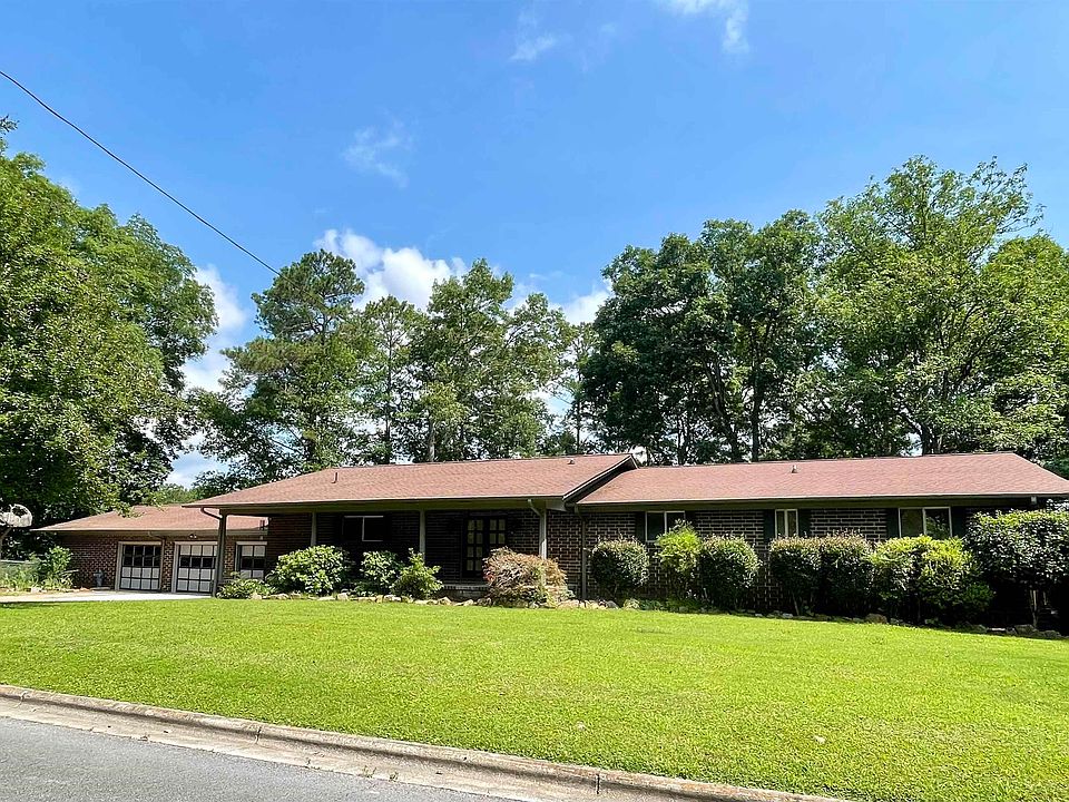 1st image of 906 Scenic Dr NE