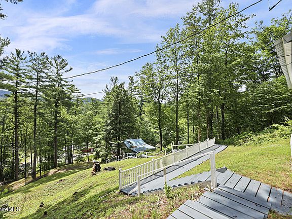 3rd image of Pine Tree Ln