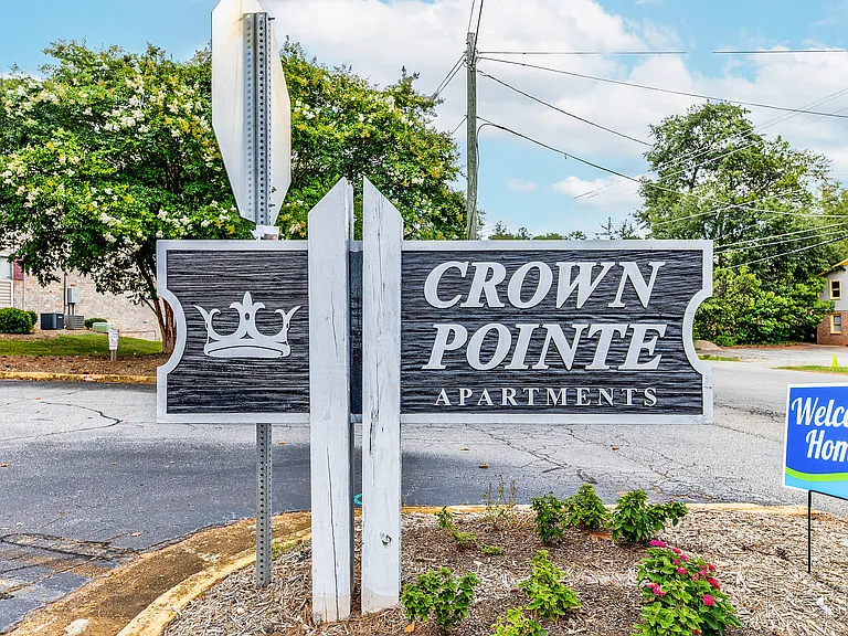Crown Pointe — Photo 30