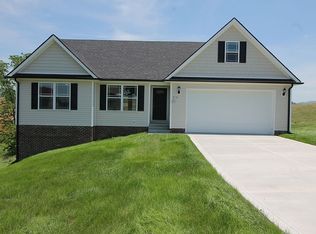 512 Lucombe Cir, Mount Sterling, KY 40353