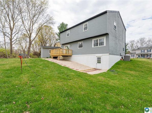 99 Gloucester Ct, Downingtown, PA 19335
