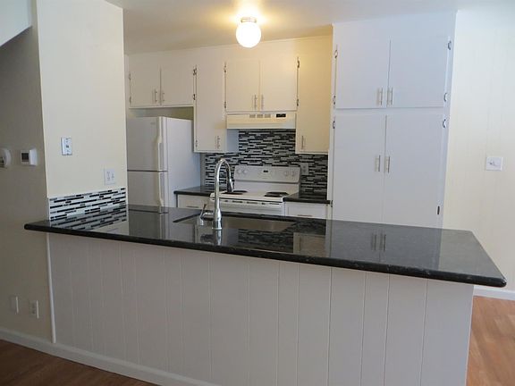 3rd image of 2036 Benita Dr
