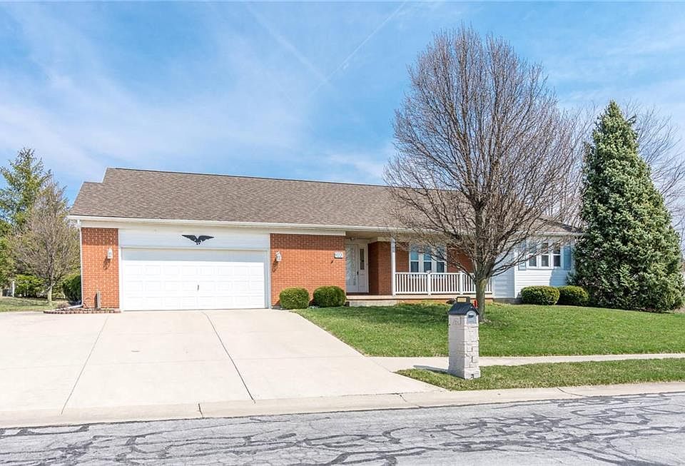 1st image of 500 Willow Dr
