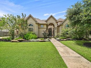 6107 Abercombie Ln, Sugar Land, TX 77479