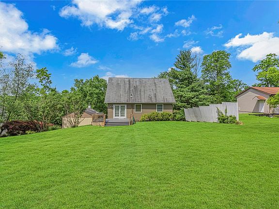5th image of 210 Pine Dr
