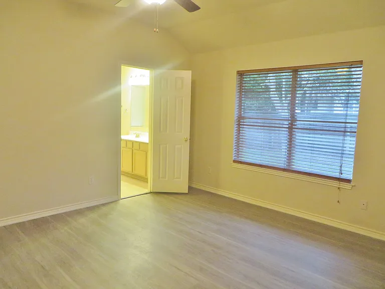 117 Pecos Ct — Photo 22