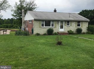 1000 Rhoads Ave, Gilbertsville, PA 19525