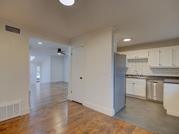 5th image of 1341 E 39th St Unit B