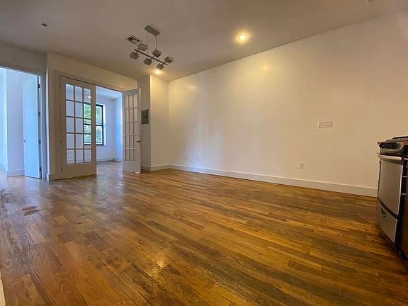 4th image of 54 Lewis Ave #3RB