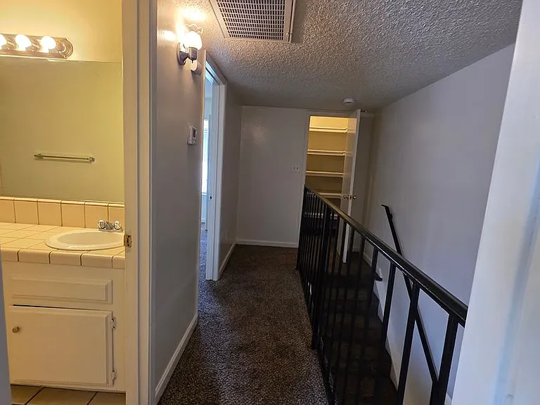 1046p -170- 4300 Isla Verde St. -RB/JP — Photo 11