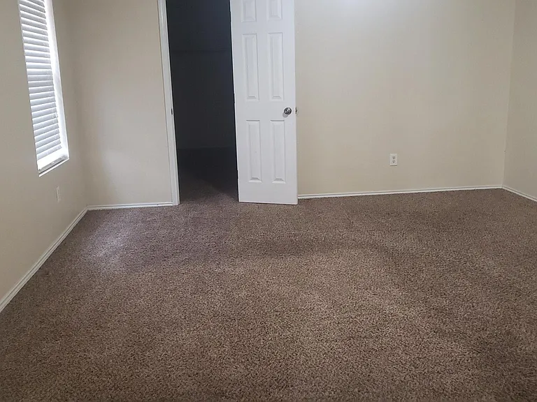 5005 Waterford Dr — Photo 11