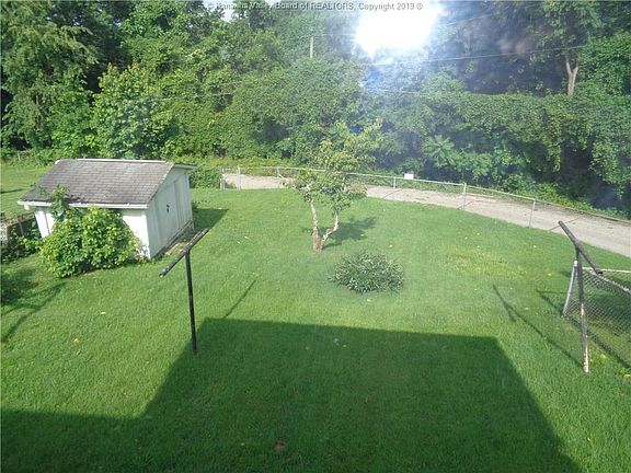 4th image of 413 Bellevue Dr