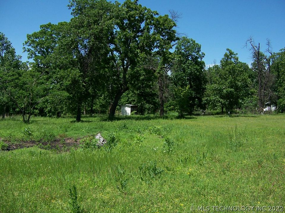2nd image of 19533 E Helt Rd