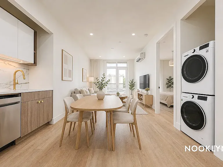 27-16 21st St #4F — Photo 2