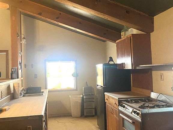 3rd image of 64 Colbert Ave