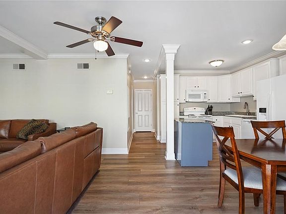 5th image of 3101 Saint Charles Ave APT 11