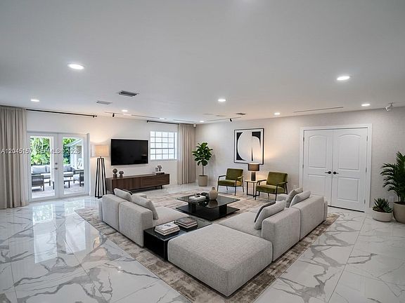 4th image of 8240 SW 38th St
