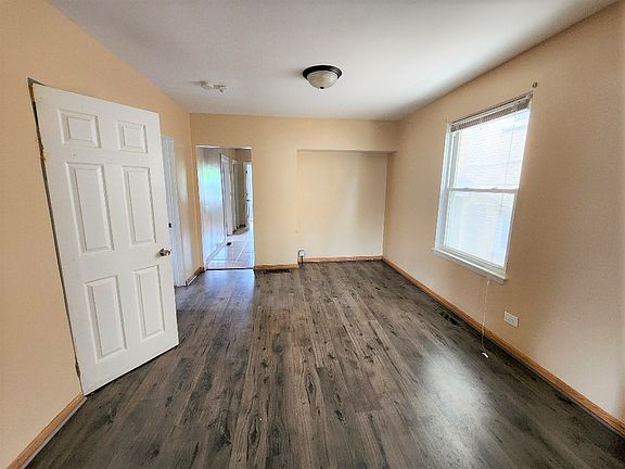 4th image of 3823 Warren Ave