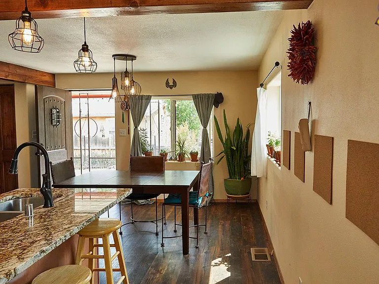 127 Oakley Ln — Photo 24
