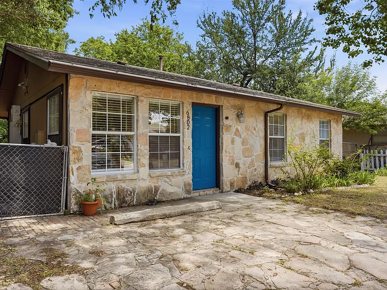 6802 Villita Avenida St — Photo 1