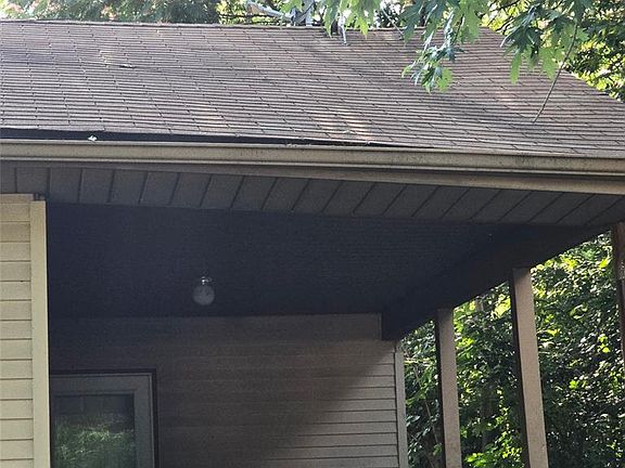 5th image of 10125 Crown Point Dr