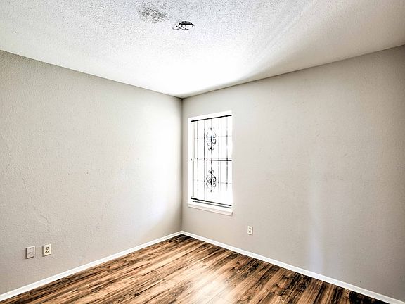 3rd image of 13034 White Heather Dr