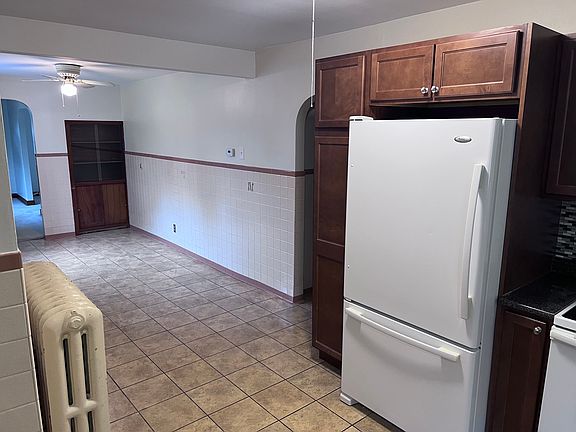 4th image of 132 Fredericka St #1