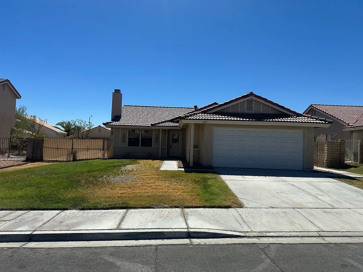 SW!! Spring Valley!! Single Story Covered Patio Fire Place!! Community Parks Nearby — Photo 1