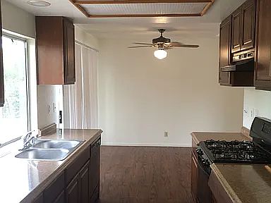 4th image of 2068 Whitman Dr