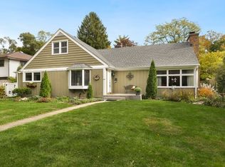 1203 Golf Ln, Wheaton, IL 60189