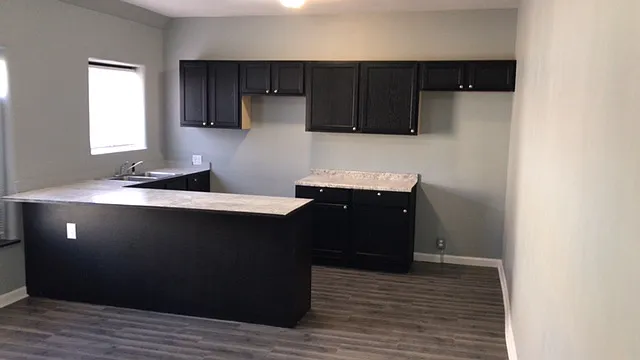 2 bed, 900 sqft, $1,300 — Photo 2