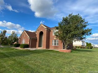 4762 Sherwood Cir, Canton, MI 48188