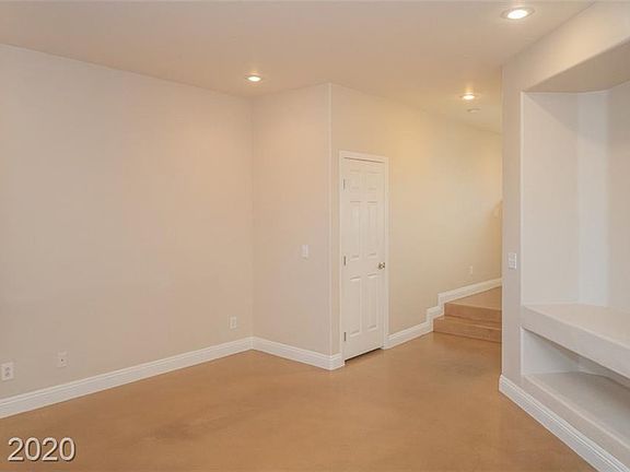 3rd image of 6638 Higger Tor Ave