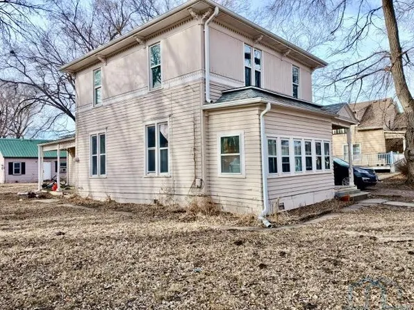 216-216 1/2 High St, Vermillion, SD 57069